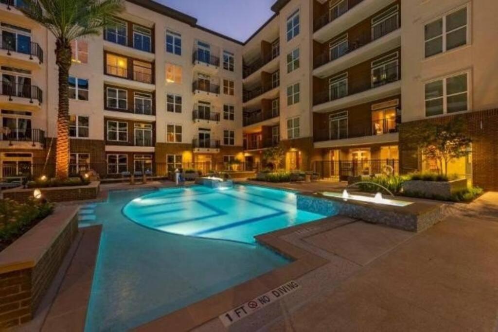 Sodo City Gem: Rooftop Skyline Pool Parking Wi-Fi Х'юстон Екстер'єр фото